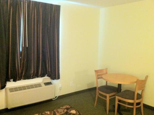 Circle 6 Motel