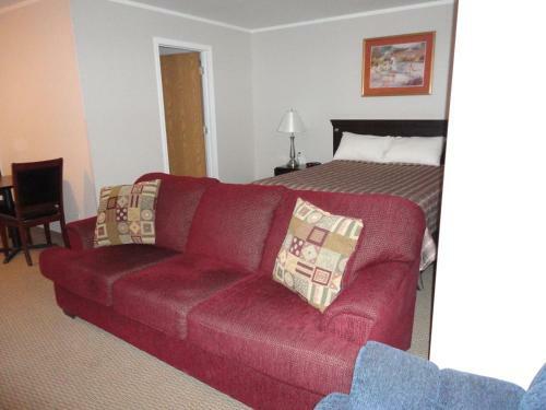 Hotel Perfect Inns & Suites