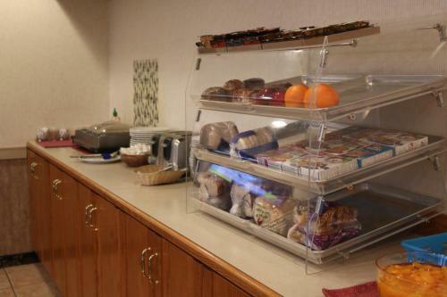 Hotel Perfect Inns & Suites