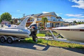 Birds Of A Feather Victoria Oceanfront Bed & Breakfast