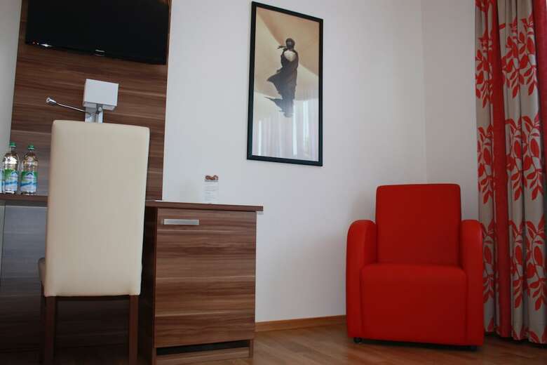 Hotel Boardinghaus Holledau Inn