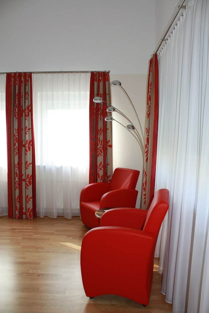 Hotel Boardinghaus Holledau Inn