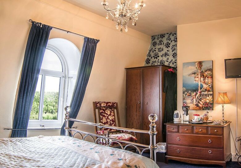 Hotel Creston Villa Guest House