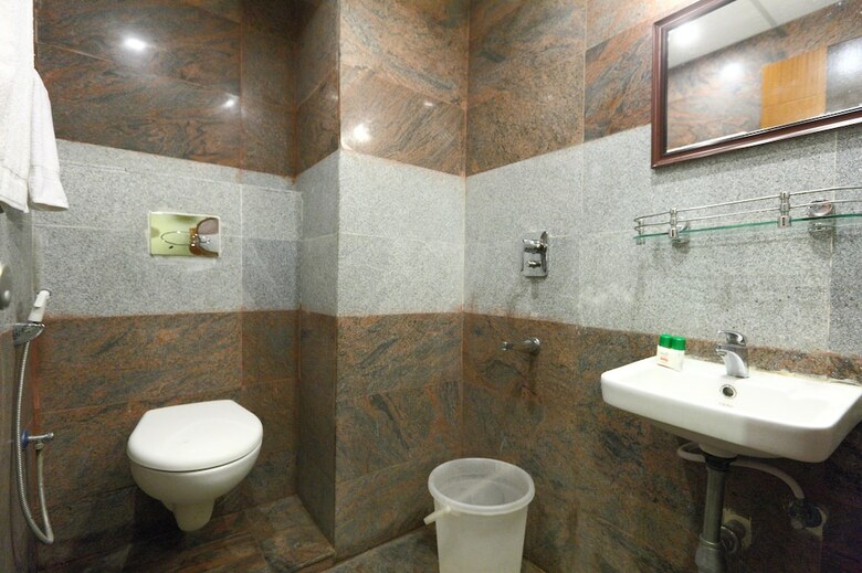 Oyo 5446 Hotel Maharajay