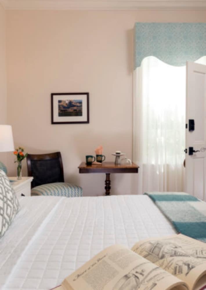 Bed & Breakfast Ashford Acres Inn
