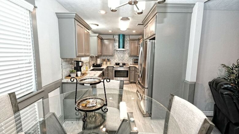15206 Ridingwood Dr.
