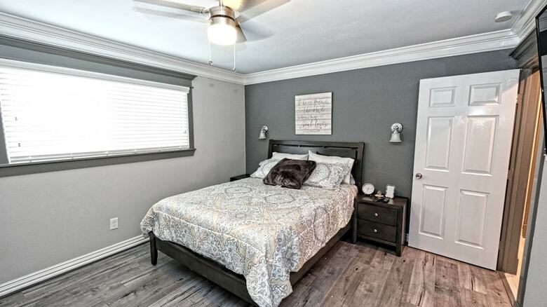 15206 Ridingwood Dr.