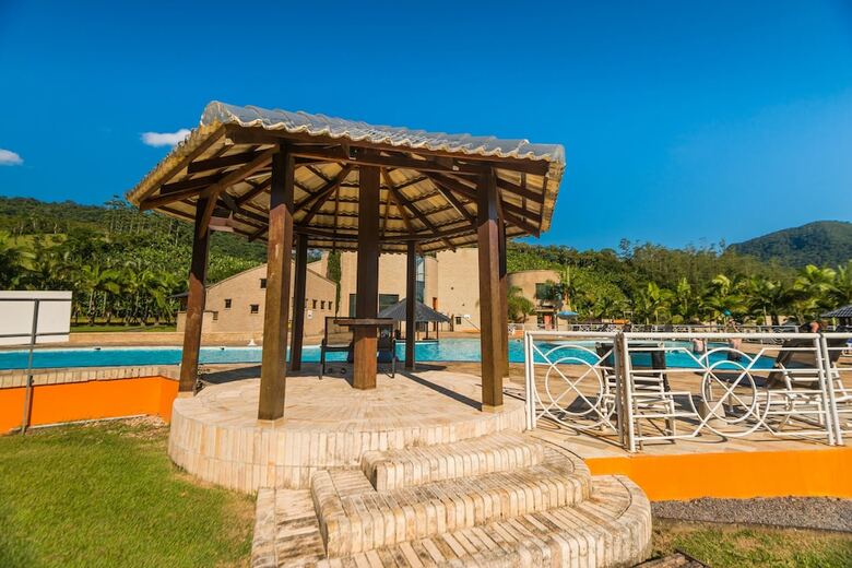 Apartamento Est�ncia Ribeir�o Grande