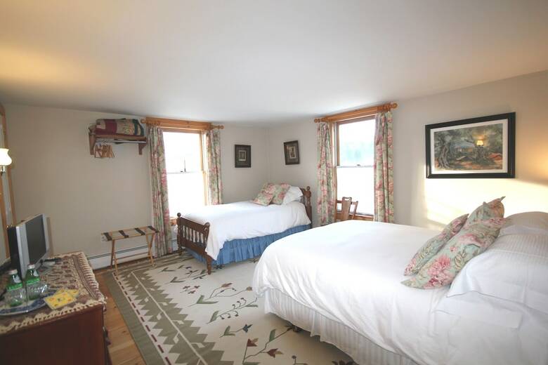 Bed & Breakfast Highland Lake Inn