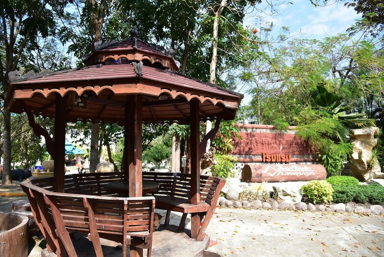 Hotel Phuranya Resort