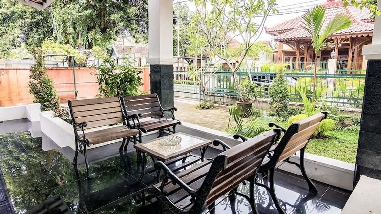 Bed & Breakfast Ndalem Sarengat