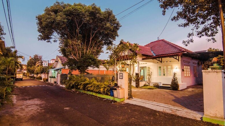 Bed & Breakfast Ndalem Sarengat