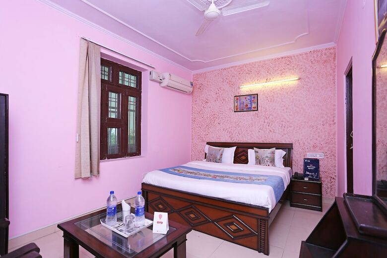 Oyo 9558 Hotel Chhavi Holidays