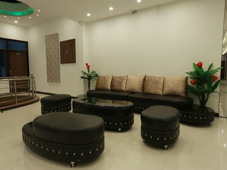 Oyo 8837 Hotel Surya Galaxy