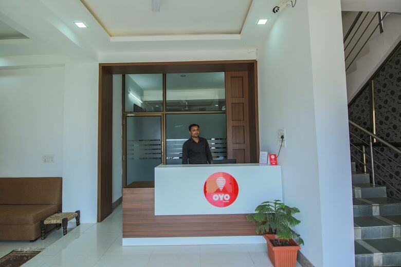 Oyo 3603 White Pearl Hotel