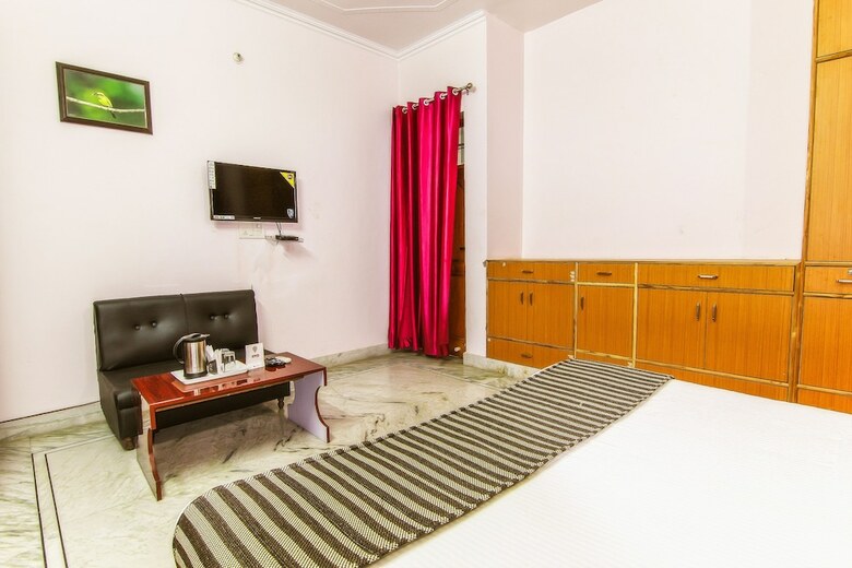 Oyo 9008 Hotel Jmd Inn