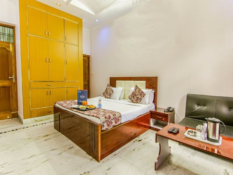 Oyo 9008 Hotel Jmd Inn