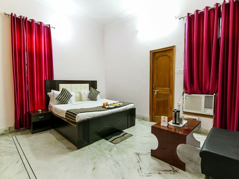 Oyo 9008 Hotel Jmd Inn