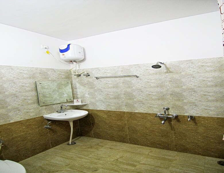 Oyo 9008 Hotel Jmd Inn