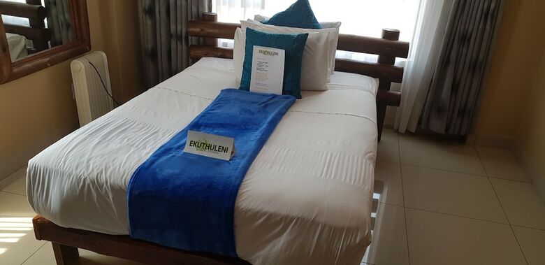 Hotel Ekuthuleni Guest House - Soweto