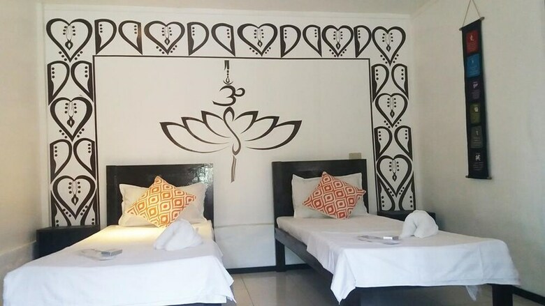 Hotel Peace & Love Beach Club