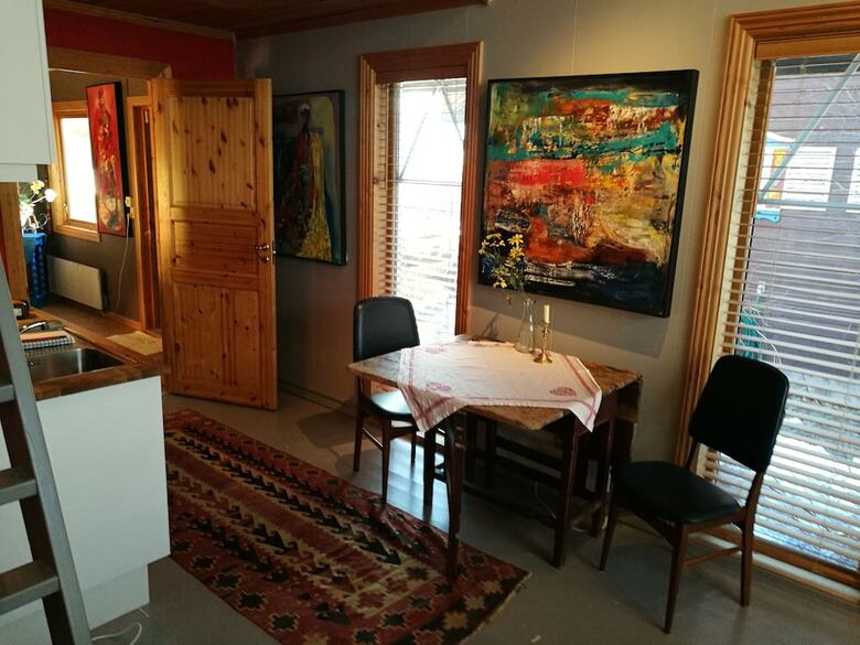 B� Art Studio