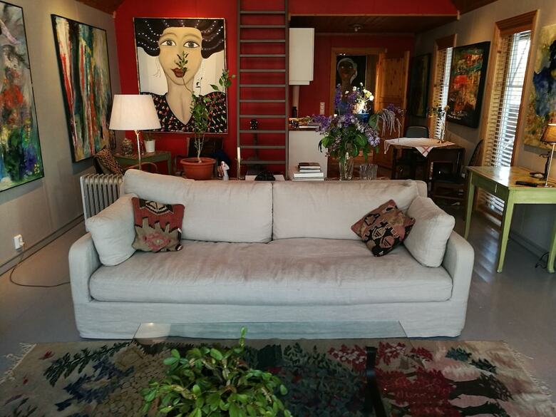 B� Art Studio