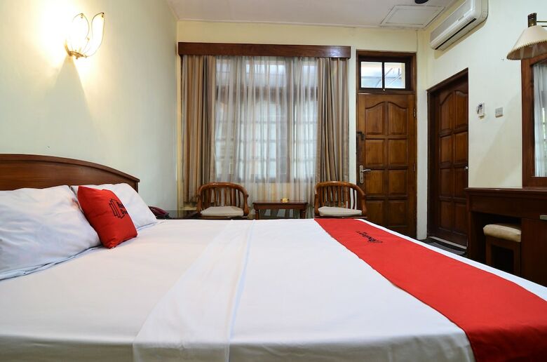 Hotel Reddoorz Plus @ Laweyan