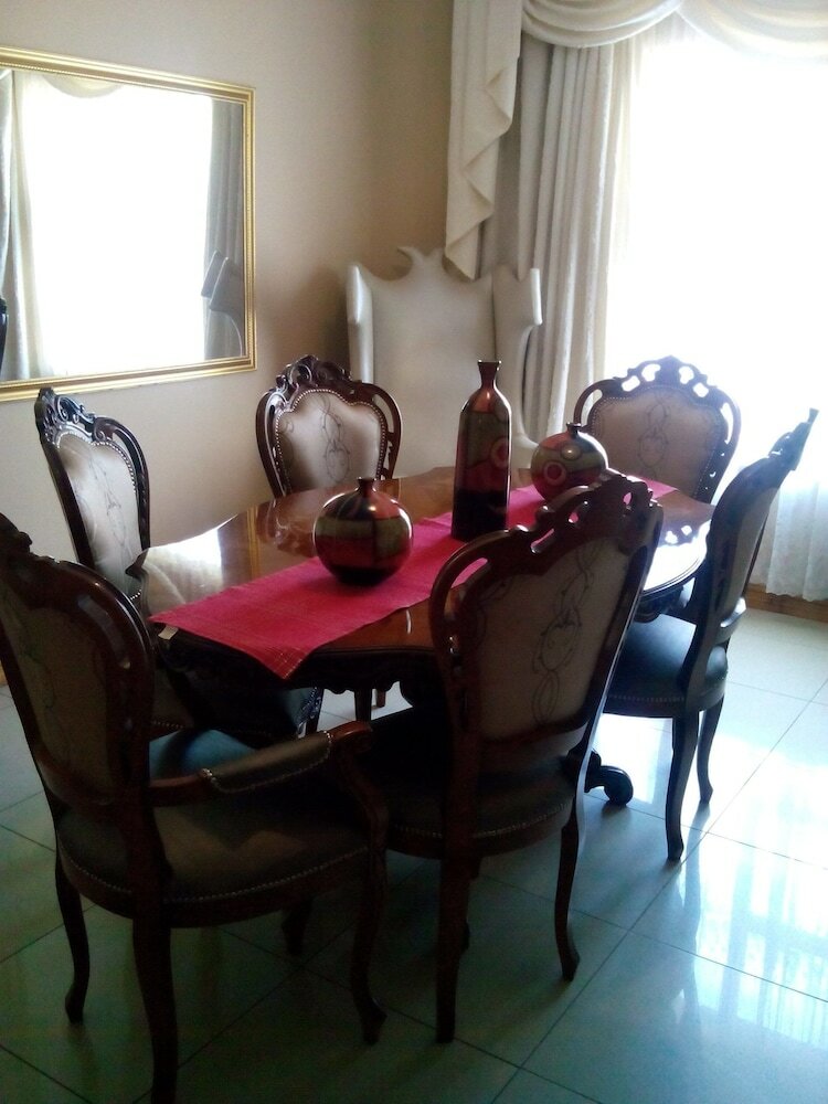 Hotel Lolos Bed & Breakfast
