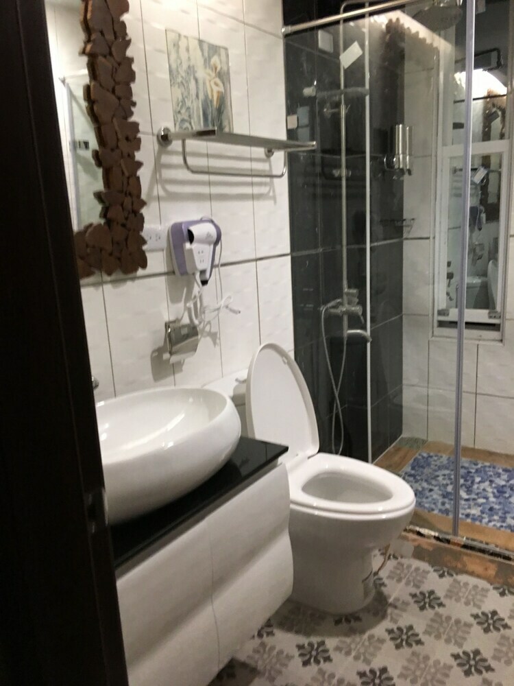 Hotel Home & Teak Homestay