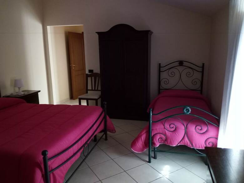 Hotel Tavernola Locanda Di Campagna