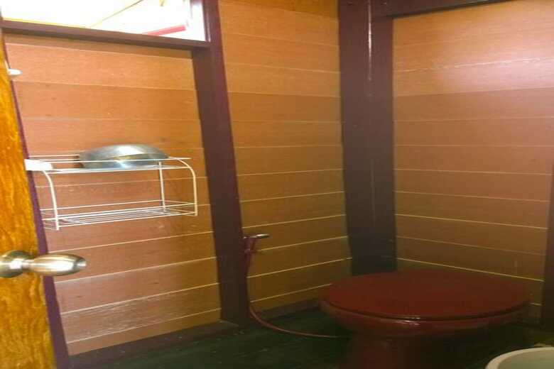 Hotel Cast Away  Homestay