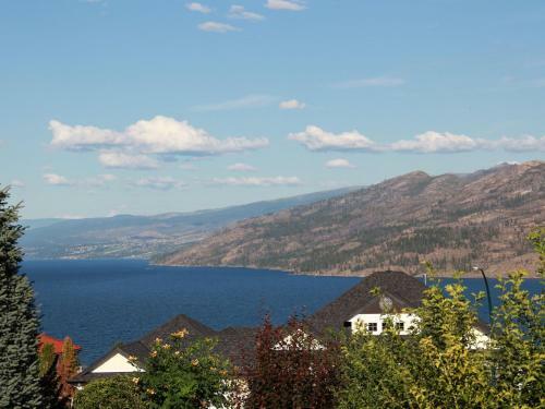 Hostal Peachland Lakeview Vacation Suite