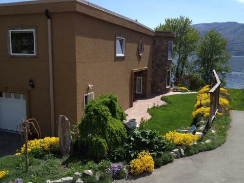 Beach Ave Castle Luxury Vacation Rental