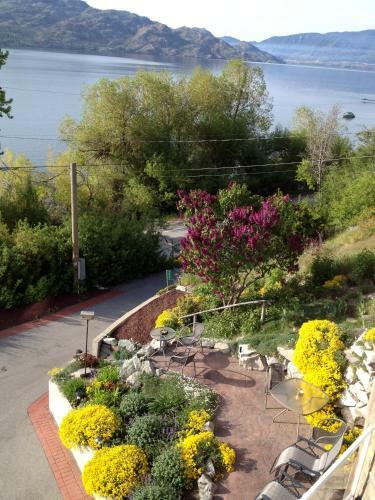Beach Ave Castle Luxury Vacation Rental
