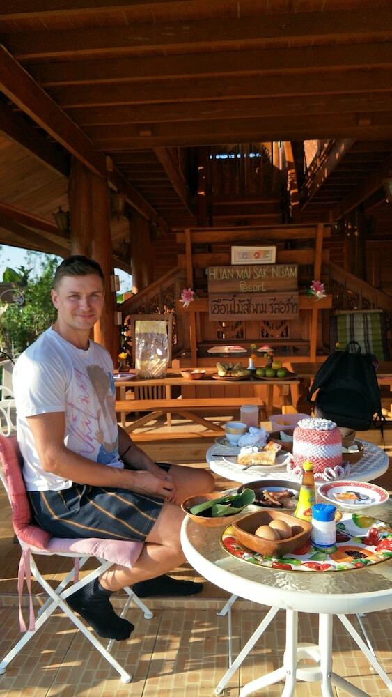 Hotel Huanmaisakngam Resort
