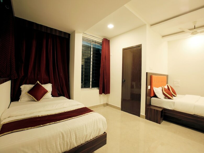 Hotel Oyo 12974 Ak International
