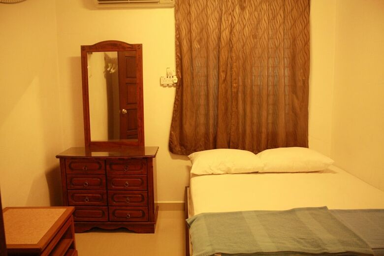 Hotel 02 First Island