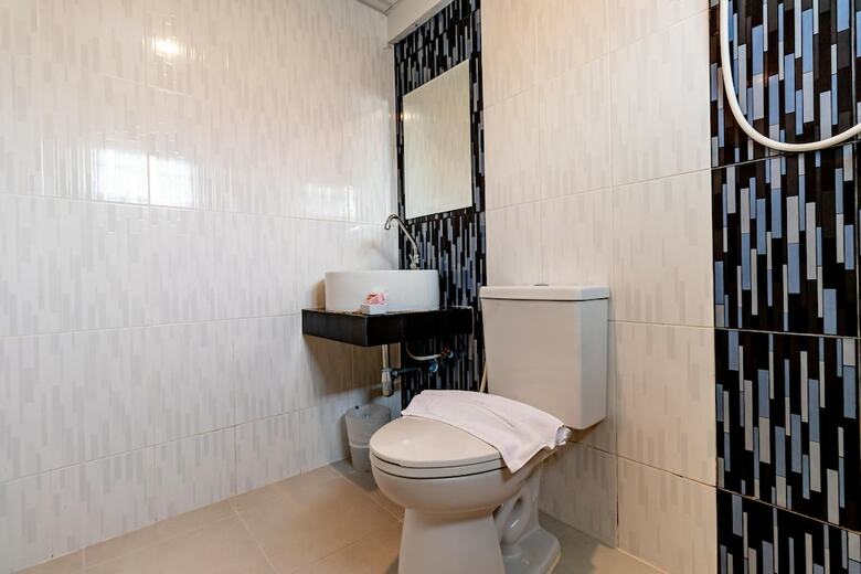Hotel Riski Residence Bangbuathong