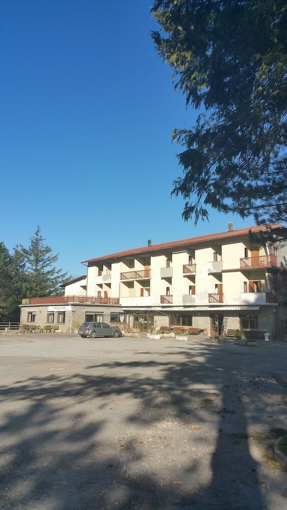 Hotel Ristorante Miramonti