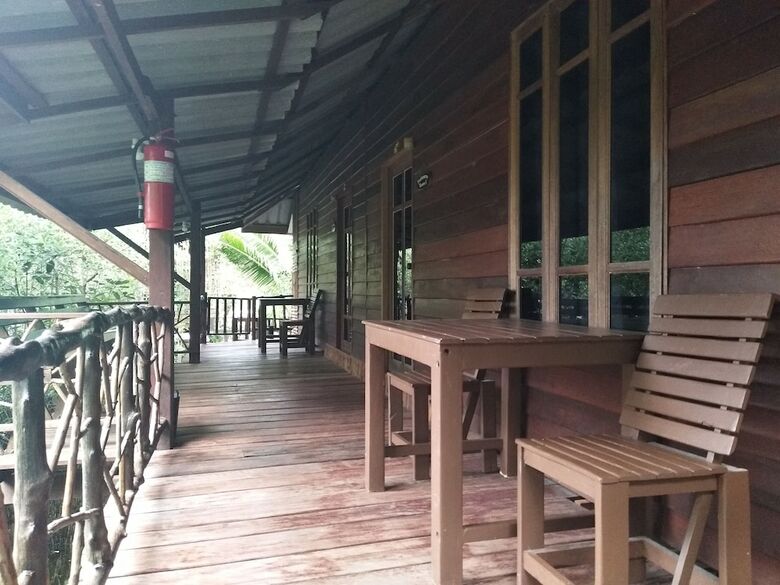 Hotel Suchanaree At Leam Ngop