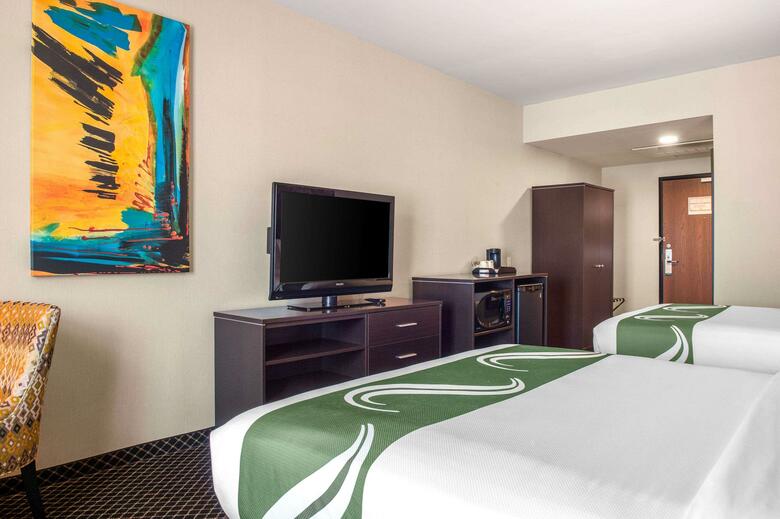 Hotel Quality Inn & Suites Petawawa