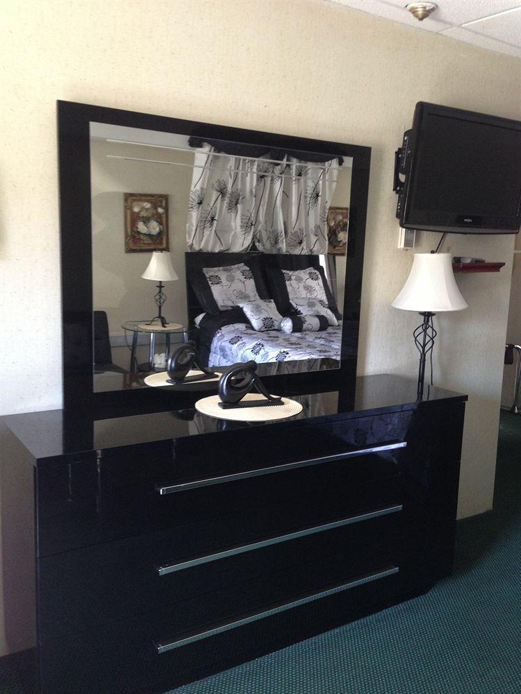Niagara Parkway Court Motel