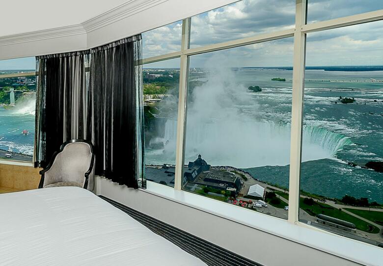 Tower Hotel At Fallsview