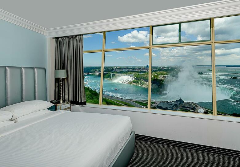 Tower Hotel At Fallsview