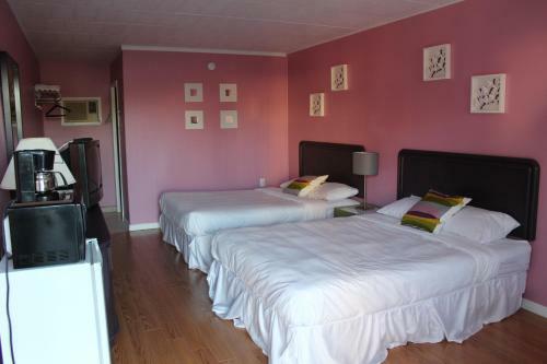 Motel Ritz Inn Niagara & Wedding Chapel