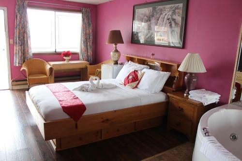 Motel Ritz Inn Niagara & Wedding Chapel