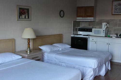 Motel Ritz Inn Niagara & Wedding Chapel