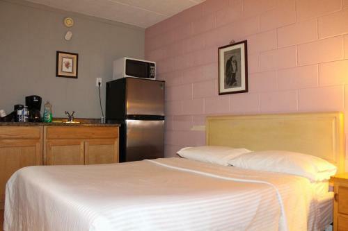 Motel Ritz Inn Niagara & Wedding Chapel