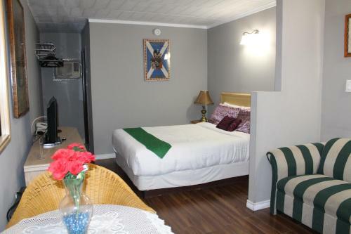 Motel Ritz Inn Niagara & Wedding Chapel